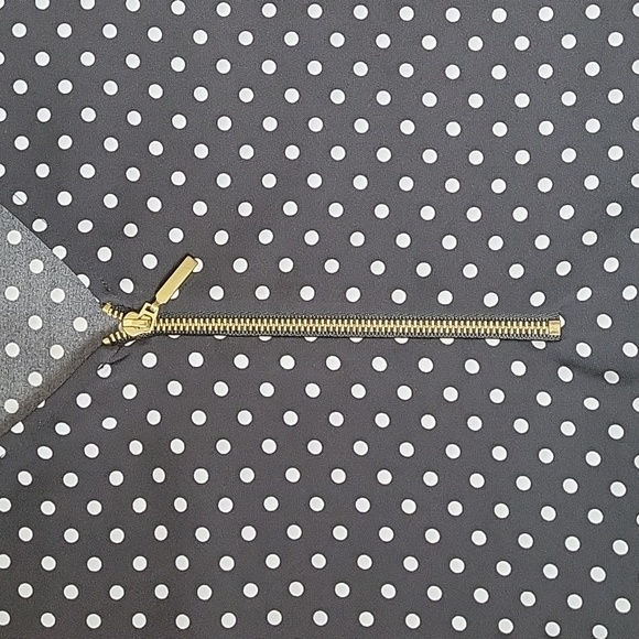 Express Blouses - Picture 8 of 12